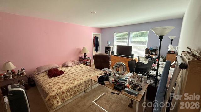 7736 Ponderosa Lane, Charlotte, NC 28215