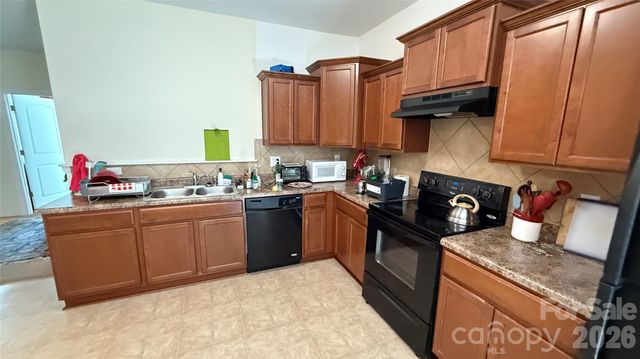 7736 Ponderosa Lane, Charlotte, NC 28215
