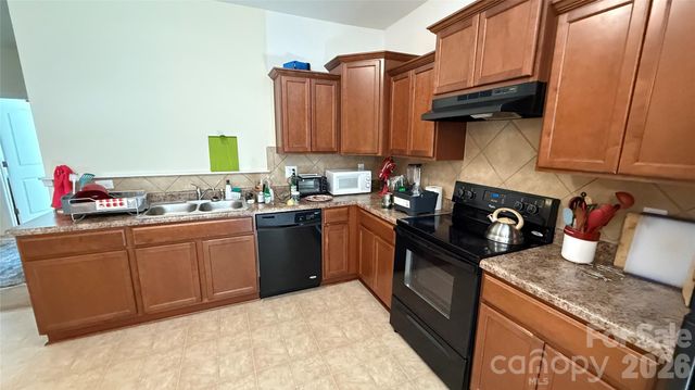 7736 Ponderosa Lane, Charlotte, NC 28215