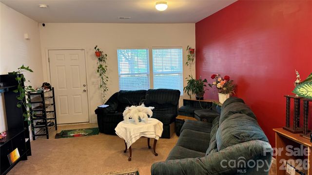 7736 Ponderosa Lane, Charlotte, NC 28215
