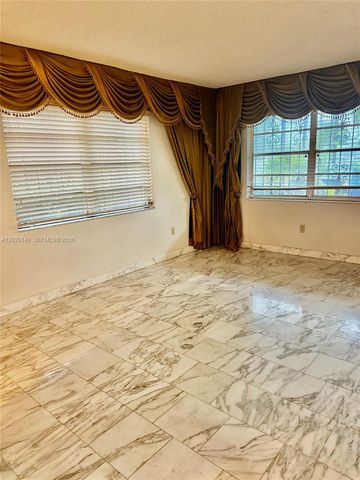 320 NW 61st Ave, Miami, FL 33126