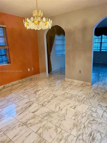 320 NW 61st Ave, Miami, FL 33126