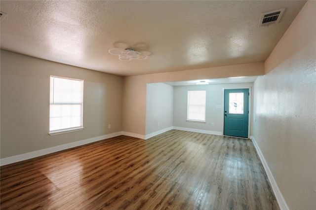 4514 Erath Street, Fort Worth, TX 76119