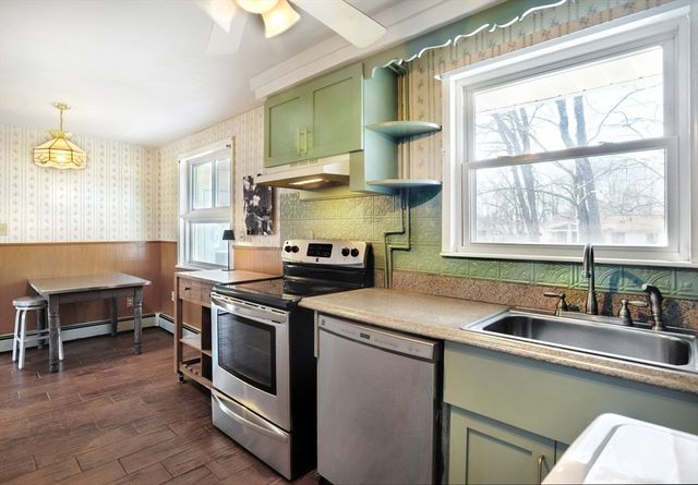 35 Marion St, Holbrook, MA 02343