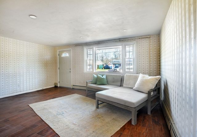 35 Marion St, Holbrook, MA 02343