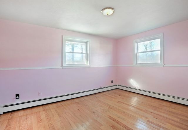 35 Marion St, Holbrook, MA 02343