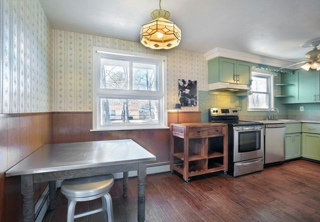 35 Marion St, Holbrook, MA 02343