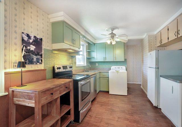 35 Marion St, Holbrook, MA 02343