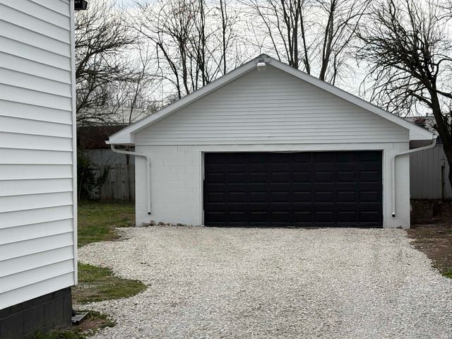 2059 E Columbia Street, Evansville, IN 47711