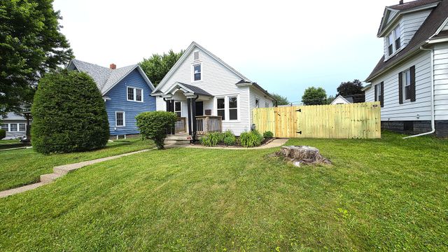 2621 Davenport Avenue, Davenport, IA 52803