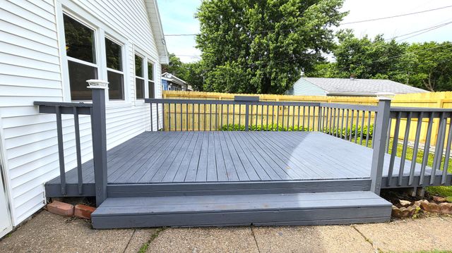 2621 Davenport Avenue, Davenport, IA 52803