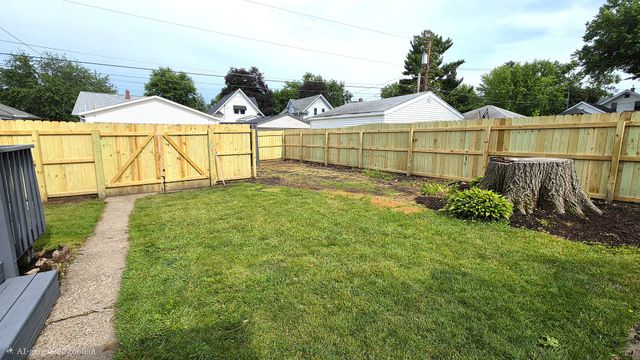 2621 Davenport Avenue, Davenport, IA 52803