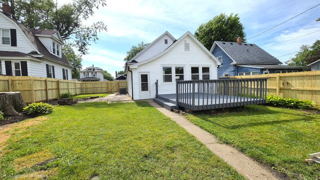 2621 Davenport Avenue, Davenport, IA 52803