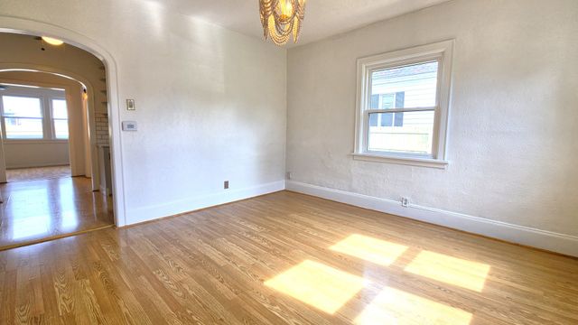 2621 Davenport Avenue, Davenport, IA 52803