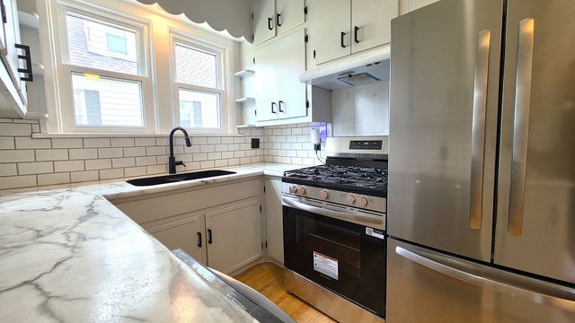2621 Davenport Avenue, Davenport, IA 52803