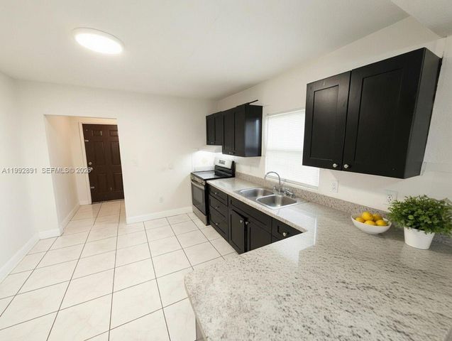 8013 NW 10th Ct 0, Miami, FL 33150