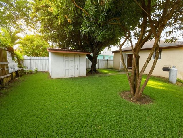 8013 NW 10th Ct 0, Miami, FL 33150