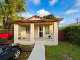 8013 NW 10th Ct 0, Miami, FL 33150