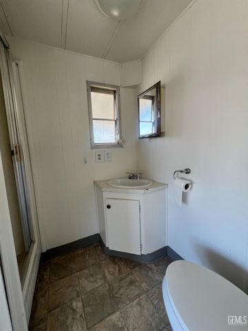 27 Tee Lane, Bakersfield, CA 93308