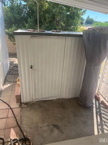 27 Tee Lane, Bakersfield, CA 93308