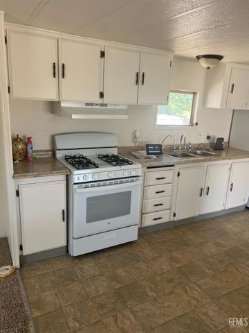 27 Tee Lane, Bakersfield, CA 93308