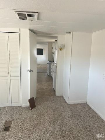27 Tee Lane, Bakersfield, CA 93308