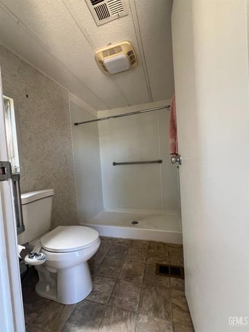 27 Tee Lane, Bakersfield, CA 93308