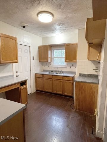 1173 Yellowstone Road, Cleveland Heights, OH 44121