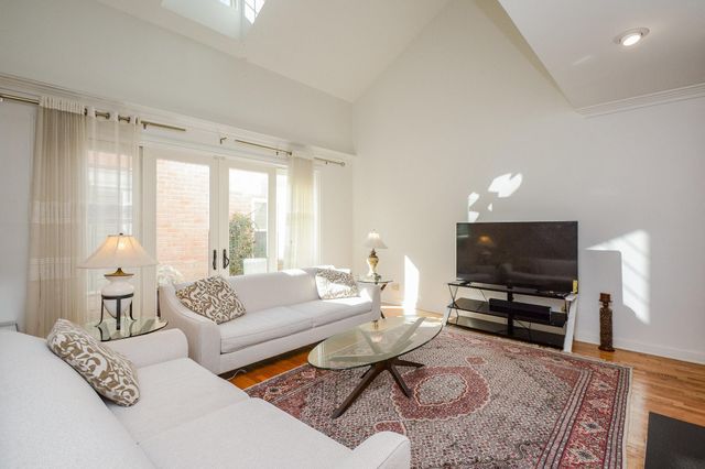 9518 Bayou Brook Street, Houston, TX 77063