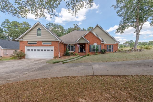 117 Walden Pond Road, Headland, AL 36345