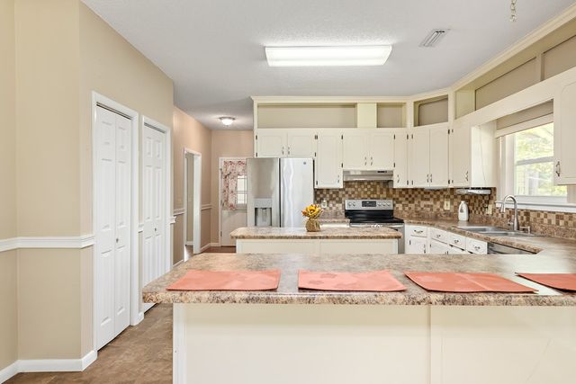 117 Walden Pond Road, Headland, AL 36345