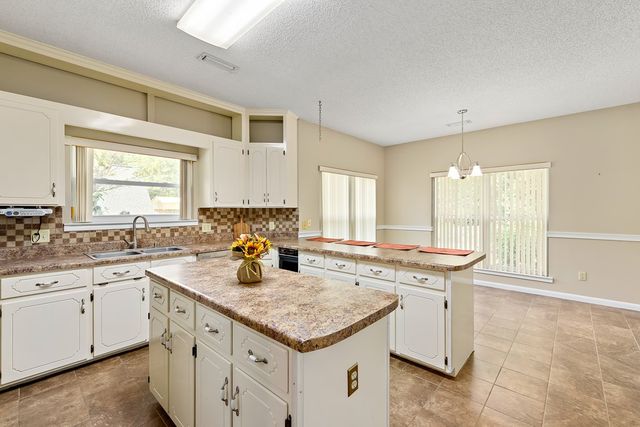 117 Walden Pond Road, Headland, AL 36345