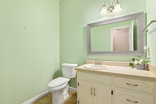 117 Walden Pond Road, Headland, AL 36345