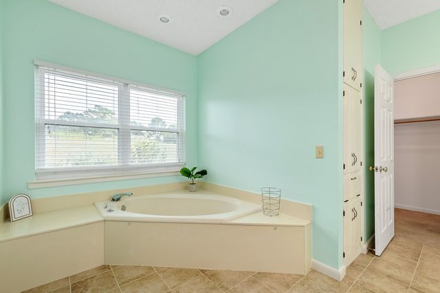 117 Walden Pond Road, Headland, AL 36345