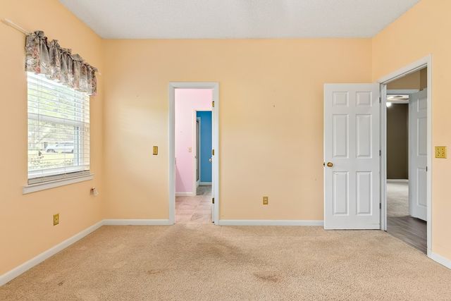 117 Walden Pond Road, Headland, AL 36345