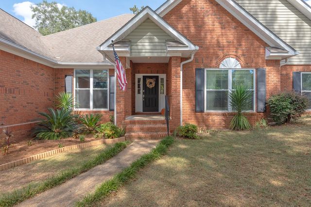 117 Walden Pond Road, Headland, AL 36345