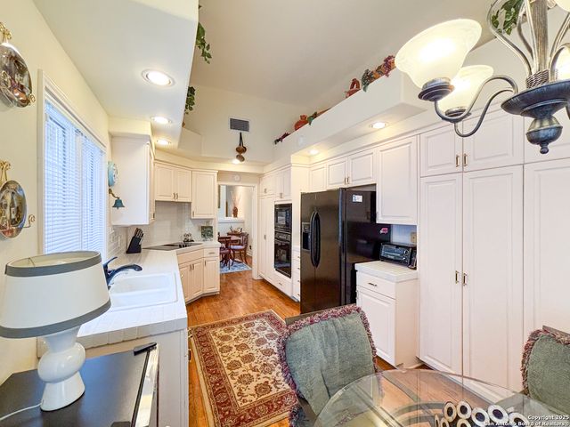 19 Villa Jardin, San Antonio, TX 78230