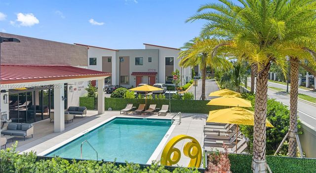 1001 NE 58th St B, Oakland Park, FL 33334