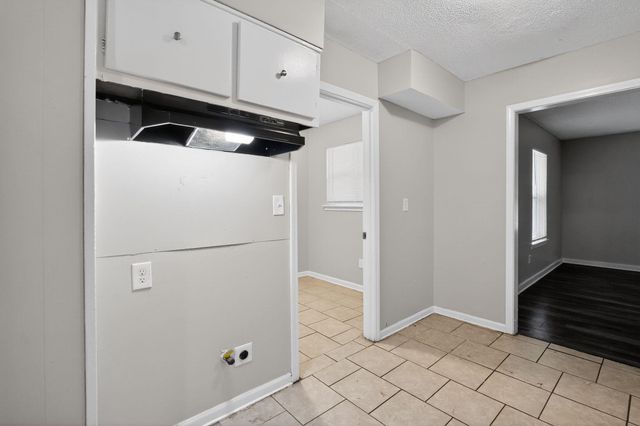 3325 CEDAR SPRINGS DR, Memphis, TN 38128