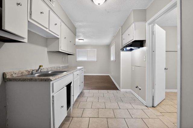 3325 CEDAR SPRINGS DR, Memphis, TN 38128