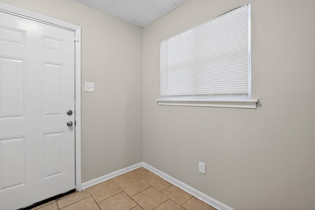 3325 CEDAR SPRINGS DR, Memphis, TN 38128