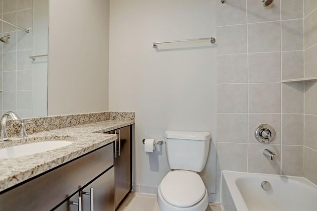 2110 Shearn Street 20A, Houston, TX 77007
