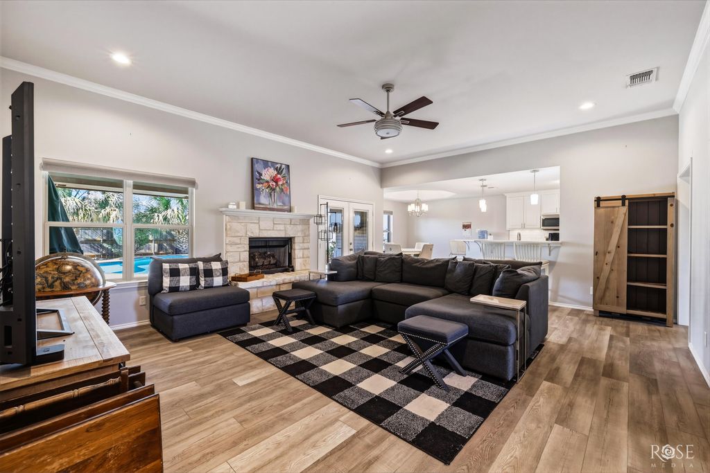 Image 8 of property listing at 4101 Huntleigh Drive, San Angelo, TX 76904