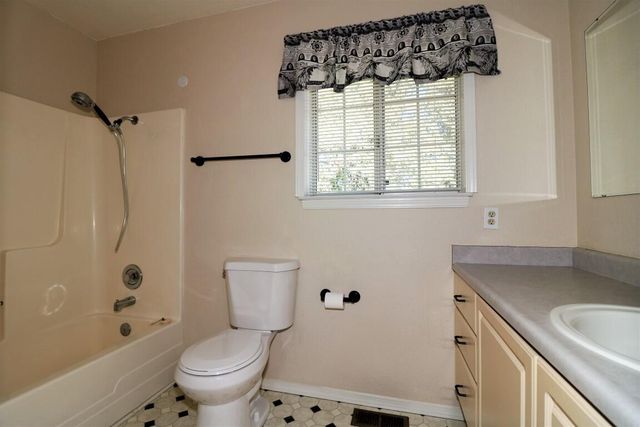 19226 Snowburst Court, Redding, CA 96003