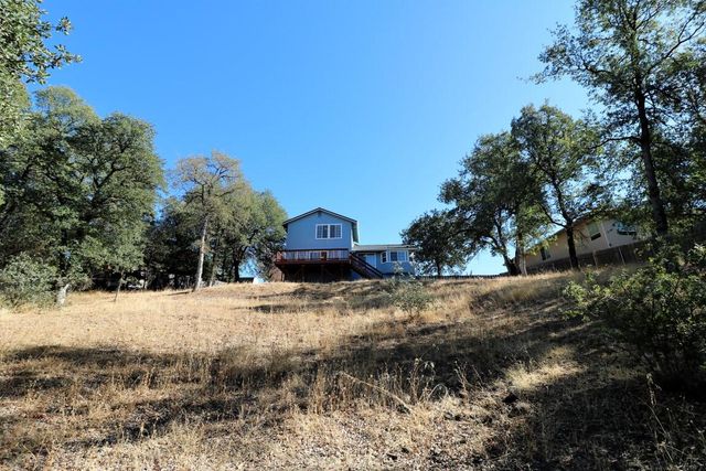 19226 Snowburst Court, Redding, CA 96003