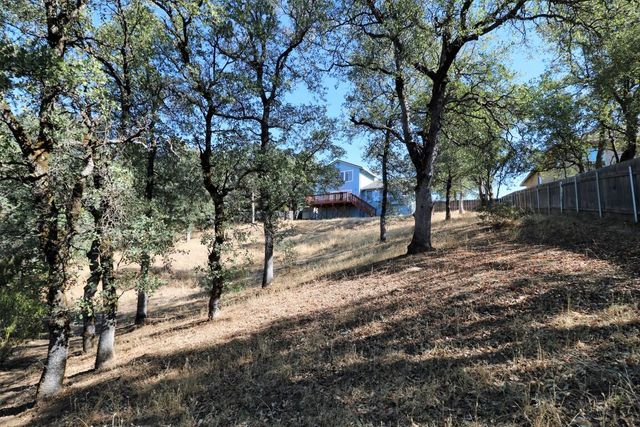 19226 Snowburst Court, Redding, CA 96003