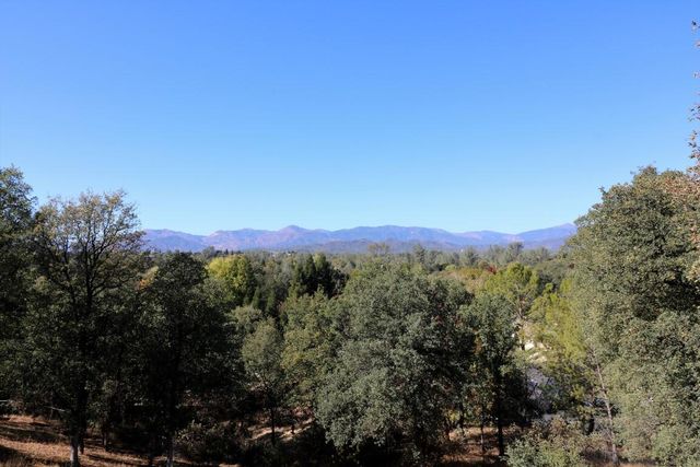 19226 Snowburst Court, Redding, CA 96003