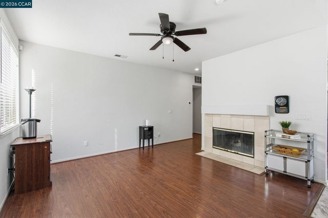 2057 Crater Peak Way, Antioch, CA 94531