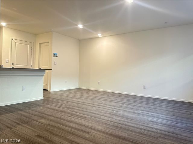 9918 Saffron Hills Street, Las Vegas, NV 89141