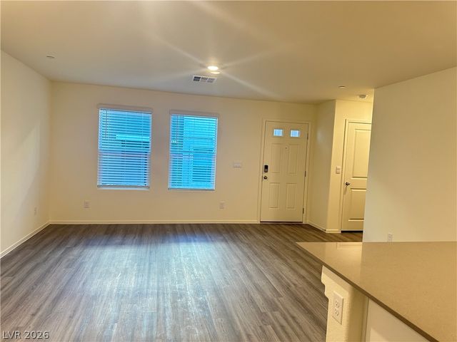 9918 Saffron Hills Street, Las Vegas, NV 89141
